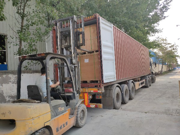 阿曼（màn）年產10萬噸（dūn）幹混砂漿（jiāng）生產線發貨