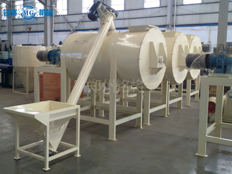 臥式多螺（luó）帶混合機（jī）