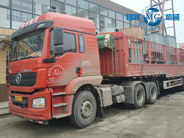 商丘年產30萬噸全自動幹粉砂漿（jiāng）生產線裝車現場