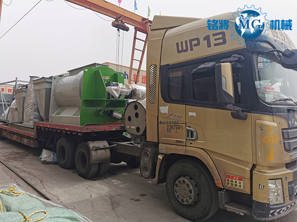 新疆幹粉砂漿生產線（xiàn）發貨裝車現場