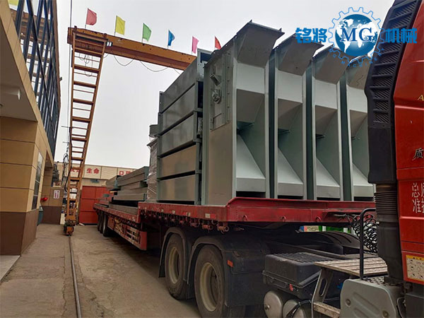 江蘇久諾提（tí）升輸送設備裝車走起