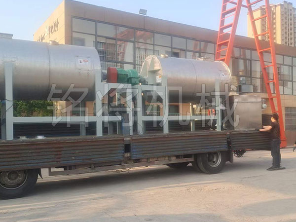 河北（běi）晉州兩台5方螺帶攪（jiǎo）拌機出發