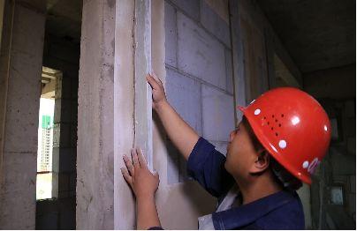 鋪設橡皮板 鋪設橡(xiàng)皮(pí)板