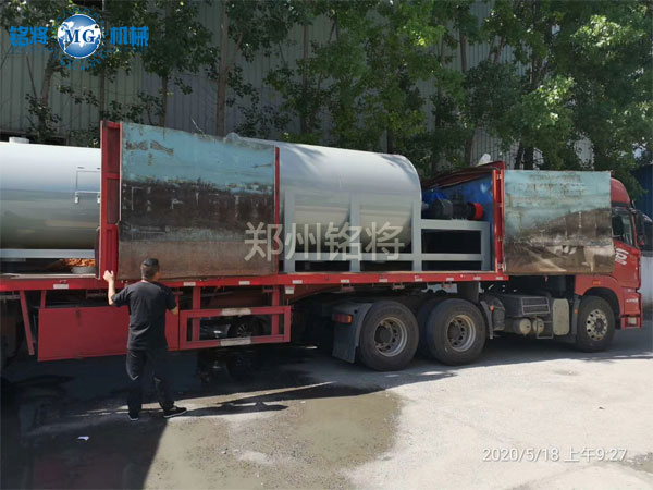 河北邢台三（sān）台多螺帶攪拌機發（fā）貨現場