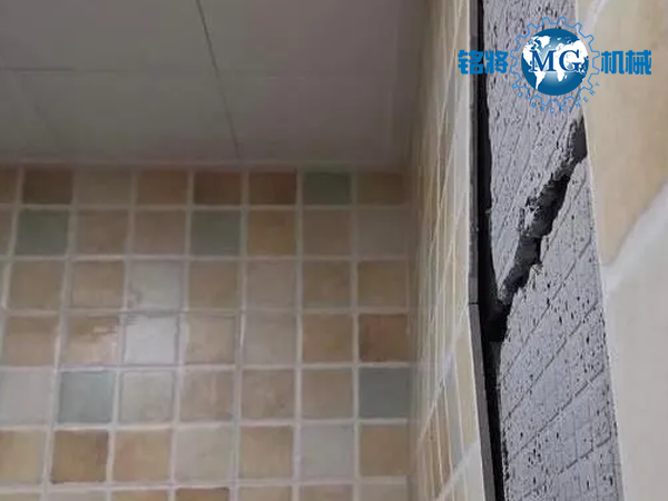 牆磚大麵積脫落!牆麵問題(tí)還(hái)是(shì)瓷磚粘貼問題? 牆(qiáng)磚大麵積脫落!牆麵問題還是瓷磚粘貼問題?