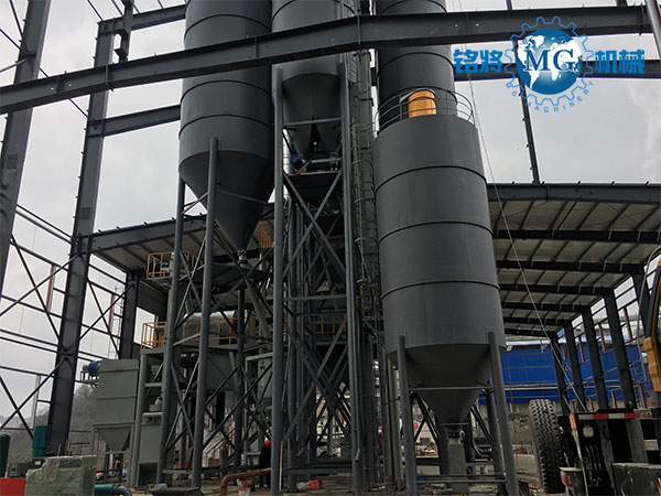 操作(zuò)幹粉砂漿原料倉(cāng)要注意什麽? 操作幹粉砂漿原料(liào)倉要注意什麽?