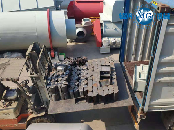 秘魯幹粉(fěn)砂漿生產(chǎn)線裝車現場(chǎng)圖 秘魯幹粉砂漿生產線裝車現場圖